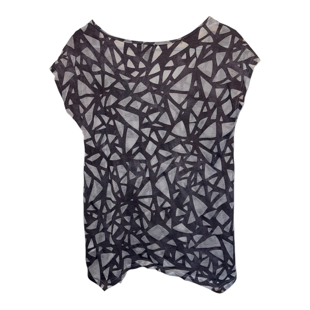 Triangular Pattern Top - Picture 9 of 12
